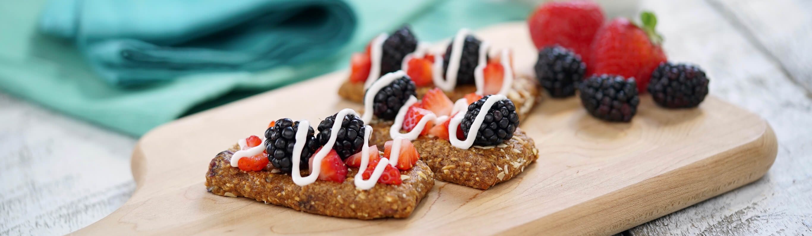 Berry and Yogurt Snack Bars