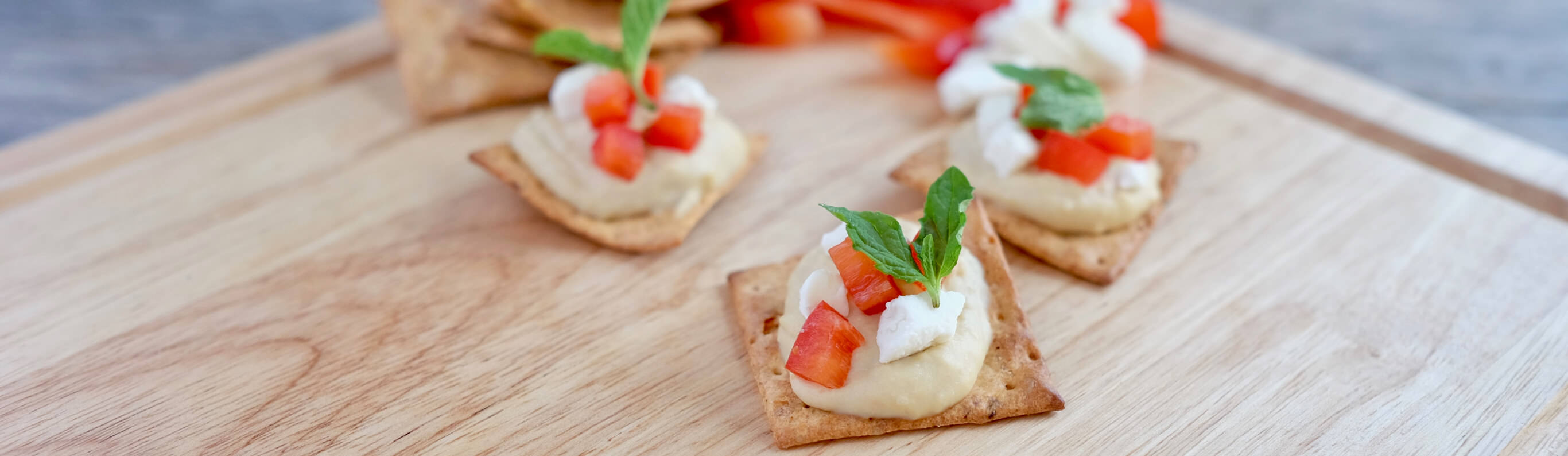 Hummus and Pepper Crackers